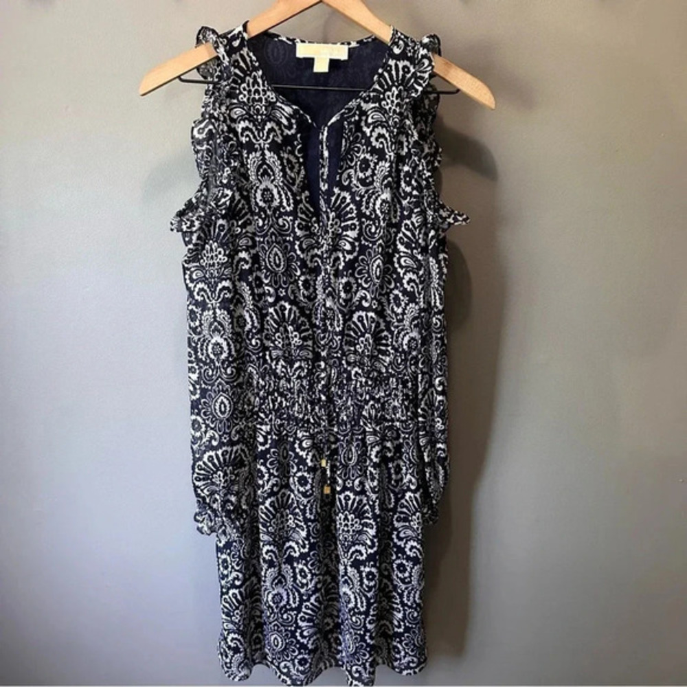 Michael Kors Cold Shoulder Dress. EUC . Size‎ XS.